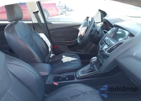 2017 Ford Focus Titanium из США, поврежденный, VIN 1FADP3N25HL309892